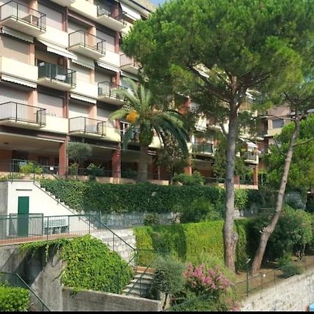 Camera Privata Nell'Appartamento In Zona Residenziale Con 2 Piscine Rapallo Bagian luar foto