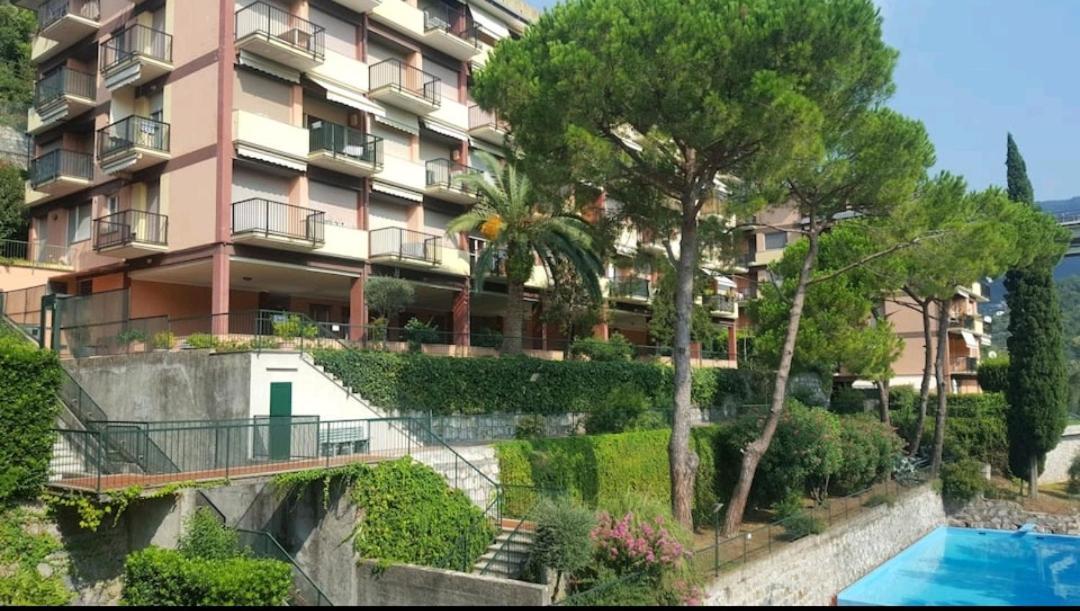 Camera Privata Nell'Appartamento In Zona Residenziale Con 2 Piscine Rapallo Bagian luar foto