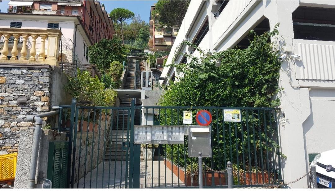 Camera Privata Nell'Appartamento In Zona Residenziale Con 2 Piscine Rapallo Bagian luar foto