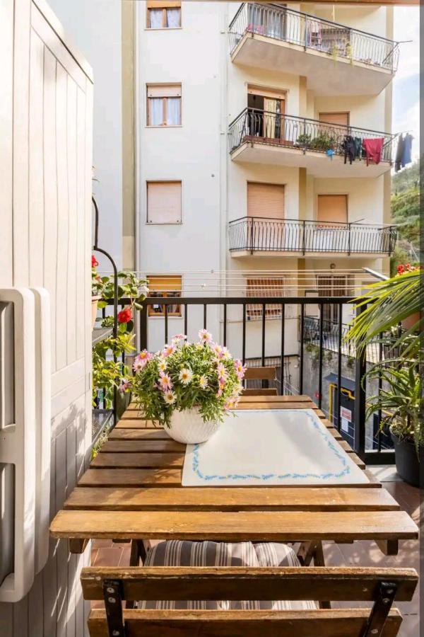 Camera Privata Nell'Appartamento In Zona Residenziale Con 2 Piscine Rapallo Bagian luar foto