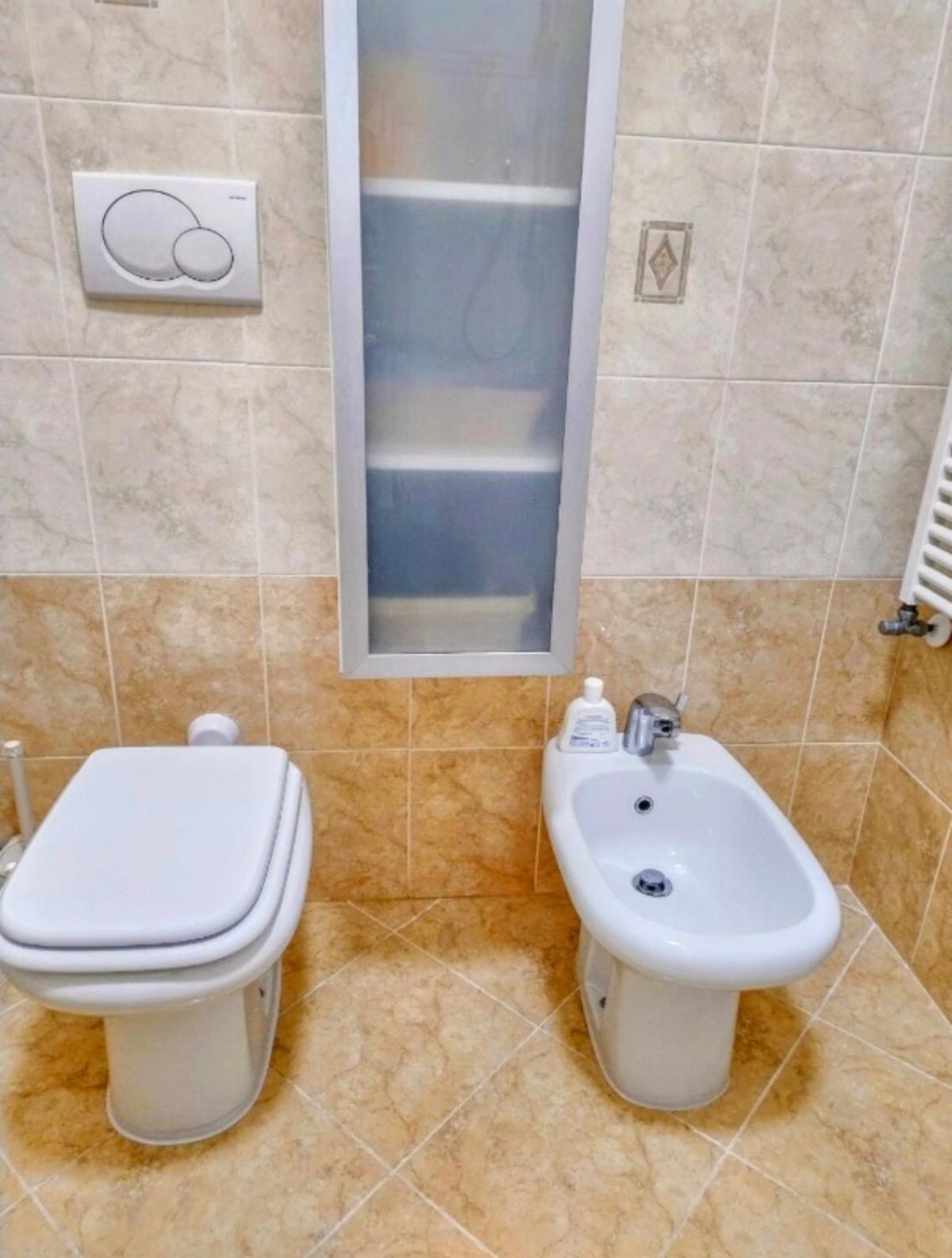 Camera Privata Nell'Appartamento In Zona Residenziale Con 2 Piscine Rapallo Bagian luar foto