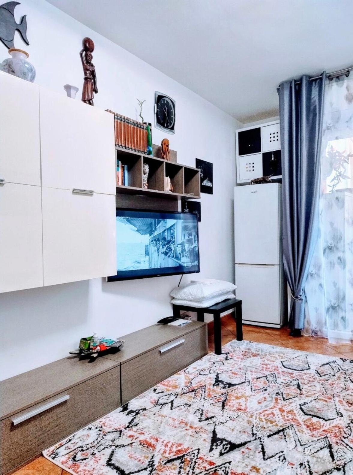 Camera Privata Nell'Appartamento In Zona Residenziale Con 2 Piscine Rapallo Bagian luar foto